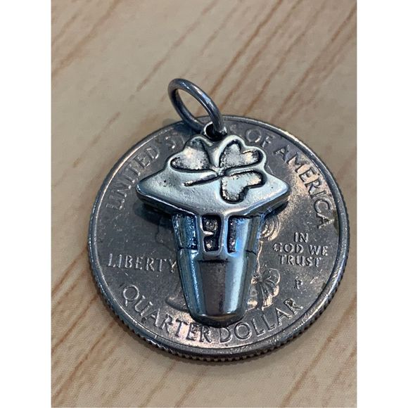 Clover Leaf Hat Sterling Silver Jewelry Charm - Picture 2 of 4